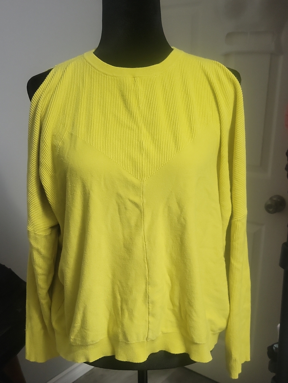 Asos Size 16 Partially Ribbed Doleman Sleeve Cold Shoulder Knit Top